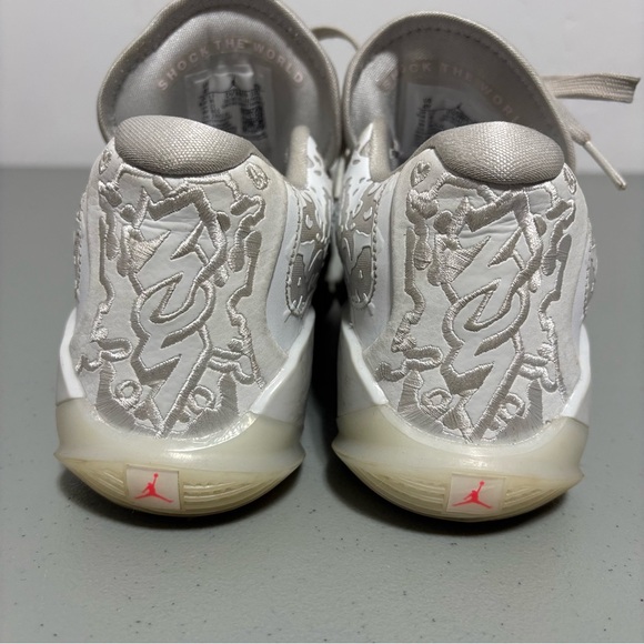 Jordan Zion 3 Athletic Basketball Shoes Sneakers Youth Size 4Y Boys DV3869-103 - Picture 5 of 10